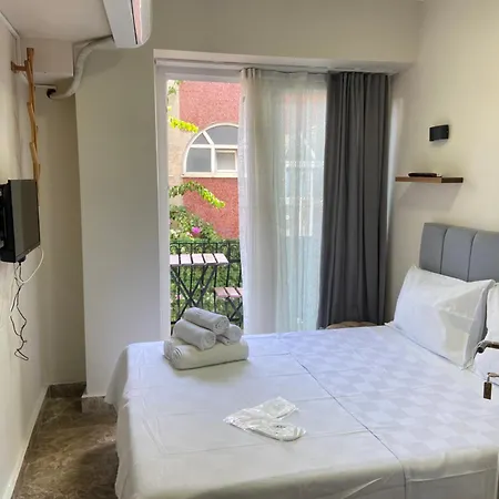 Bueyuekada Carsi * Adalar